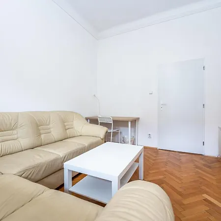 Apartment Jaromirova 9 Prag